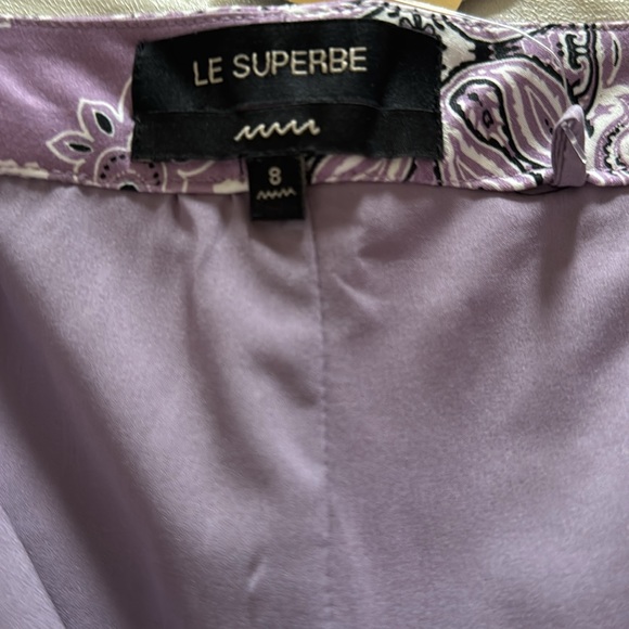 Shorts with paisley pattern and rhinestones - Picture 3 of 7